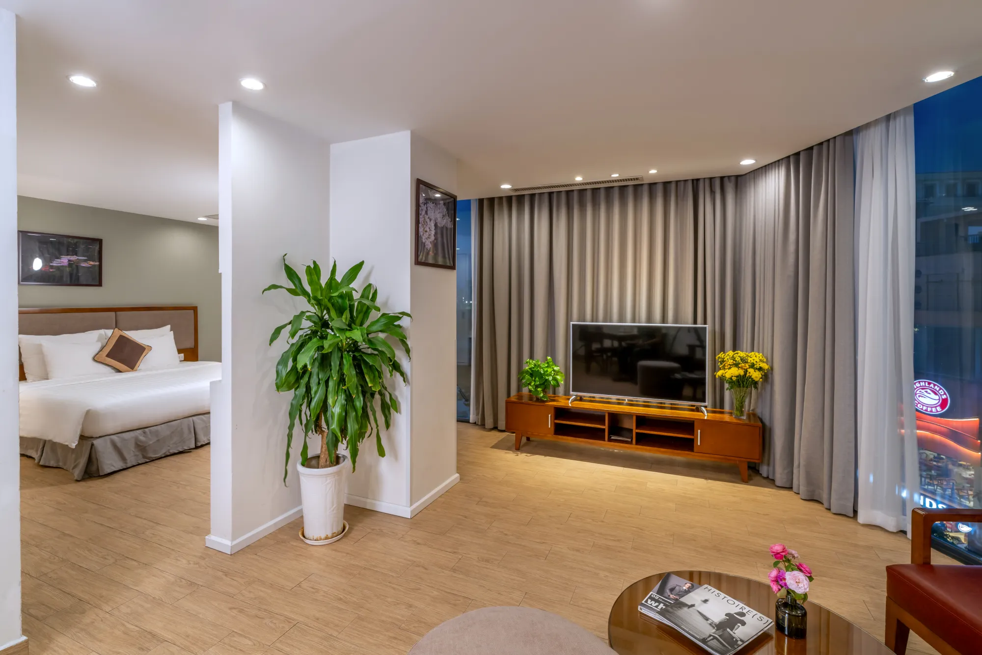 Deluxe Studio with Balcony